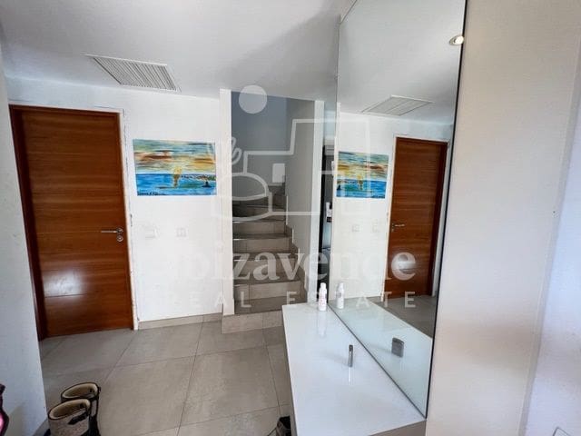 3 soverom Villa til salgs i Cala Tarida med svømmebasseng garasje - € 795 000 (Ref: 9041792)