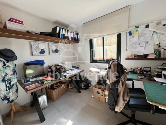 3 soverom Villa til salgs i Cala Tarida med svømmebasseng garasje - € 795 000 (Ref: 9041792)