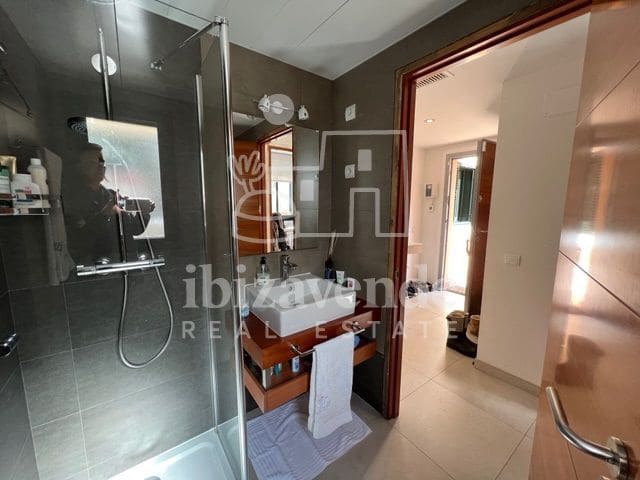 3 soverom Villa til salgs i Cala Tarida med svømmebasseng garasje - € 795 000 (Ref: 9041792)