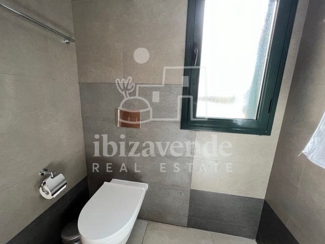 3 soverom Villa til salgs i Cala Tarida med svømmebasseng garasje - € 795 000 (Ref: 9041792)