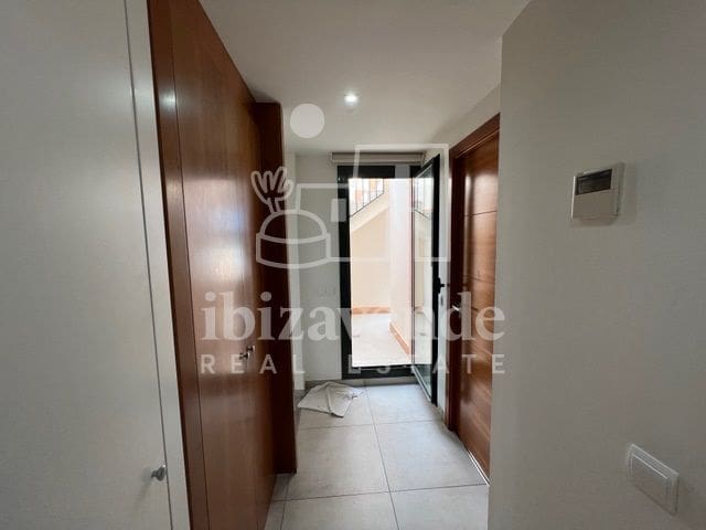 3 soverom Villa til salgs i Cala Tarida med svømmebasseng garasje - € 795 000 (Ref: 9041792)