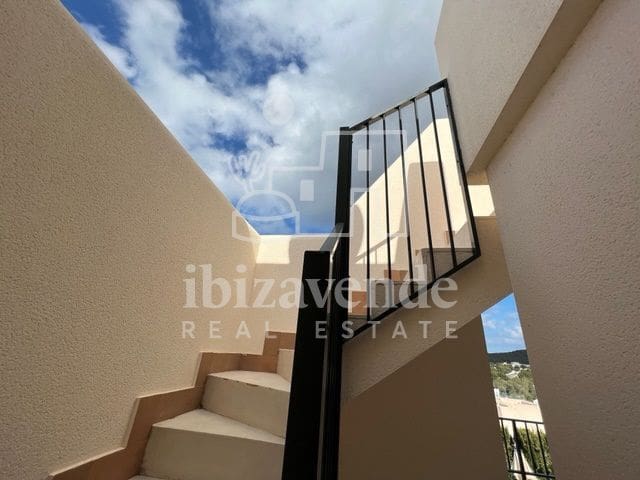 3 soverom Villa til salgs i Cala Tarida med svømmebasseng garasje - € 795 000 (Ref: 9041792)