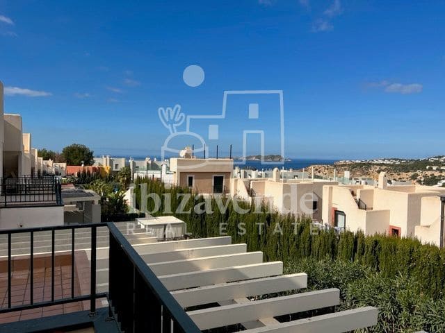 3 soverom Villa til salgs i Cala Tarida med svømmebasseng garasje - € 795 000 (Ref: 9041792)