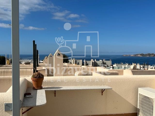 3 soverom Villa til salgs i Cala Tarida med svømmebasseng garasje - € 795 000 (Ref: 9041792)