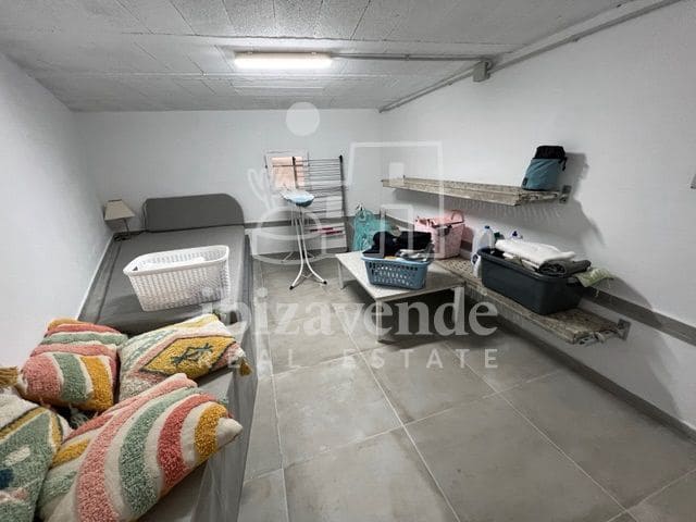 3 soverom Villa til salgs i Cala Tarida med svømmebasseng garasje - € 795 000 (Ref: 9041792)