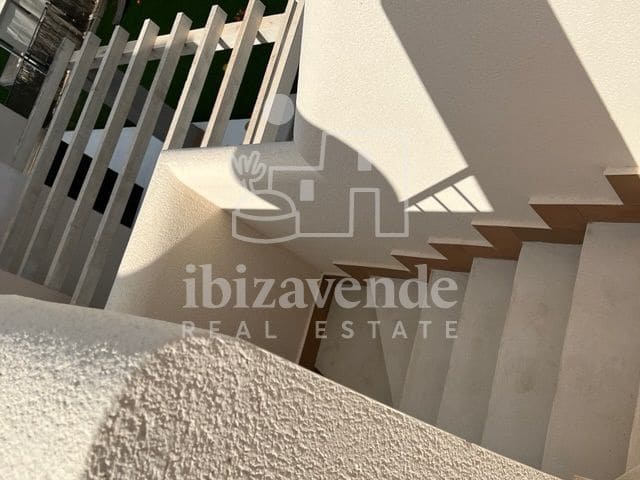 3 soverom Villa til salgs i Cala Tarida med svømmebasseng garasje - € 795 000 (Ref: 9041792)