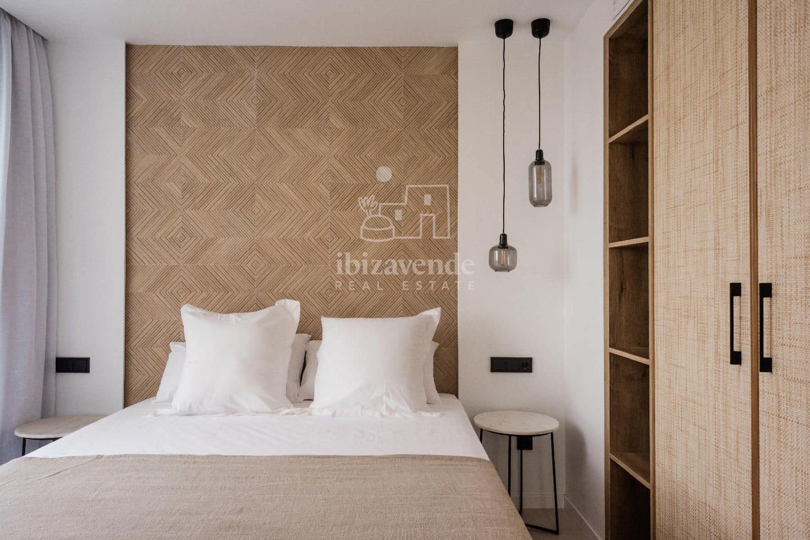 3 soverom Villa til salgs i Cala Tarida med svømmebasseng garasje - € 949 500 (Ref: 9041795)