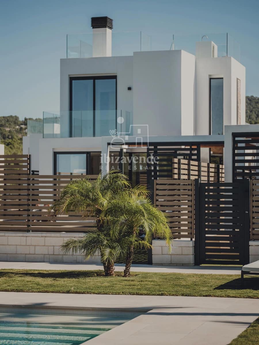 3 soverom Villa til salgs i Cala Tarida med svømmebasseng garasje - € 949 500 (Ref: 9041795)