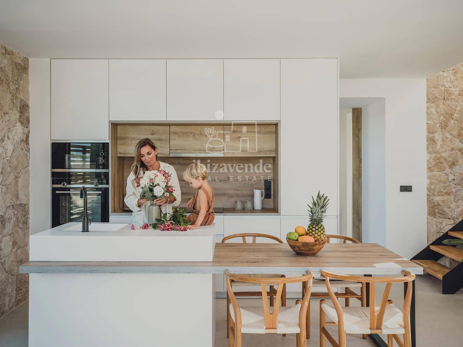 3 soverom Villa til salgs i Cala Tarida med svømmebasseng garasje - € 949 500 (Ref: 9041795)