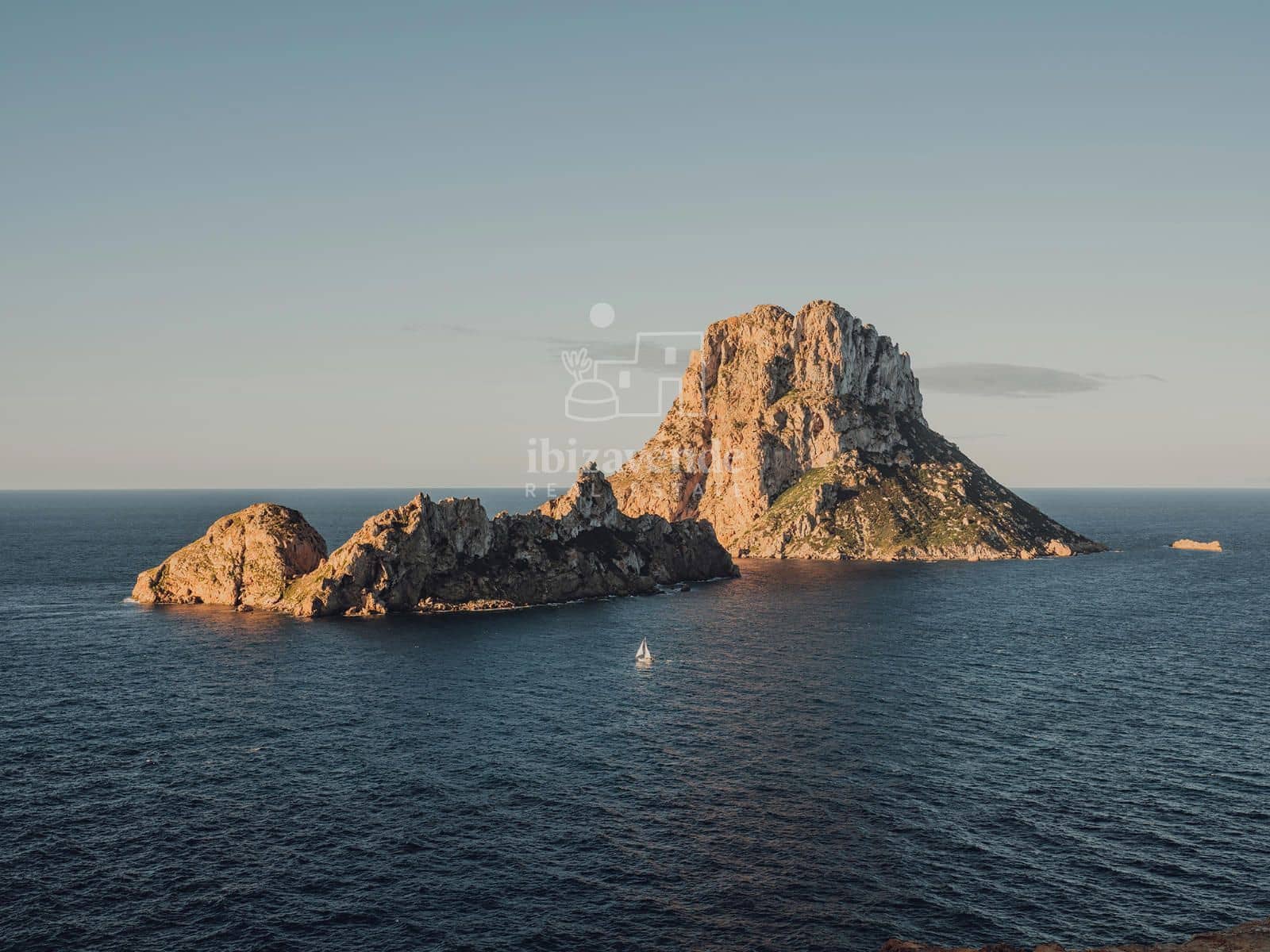 3 soverom Villa til salgs i Cala Tarida med svømmebasseng garasje - € 949 500 (Ref: 9041795)