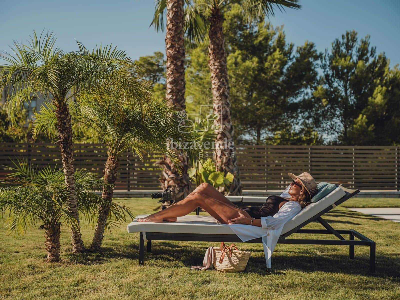 3 soverom Villa til salgs i Cala Tarida med svømmebasseng garasje - € 949 500 (Ref: 9041795)