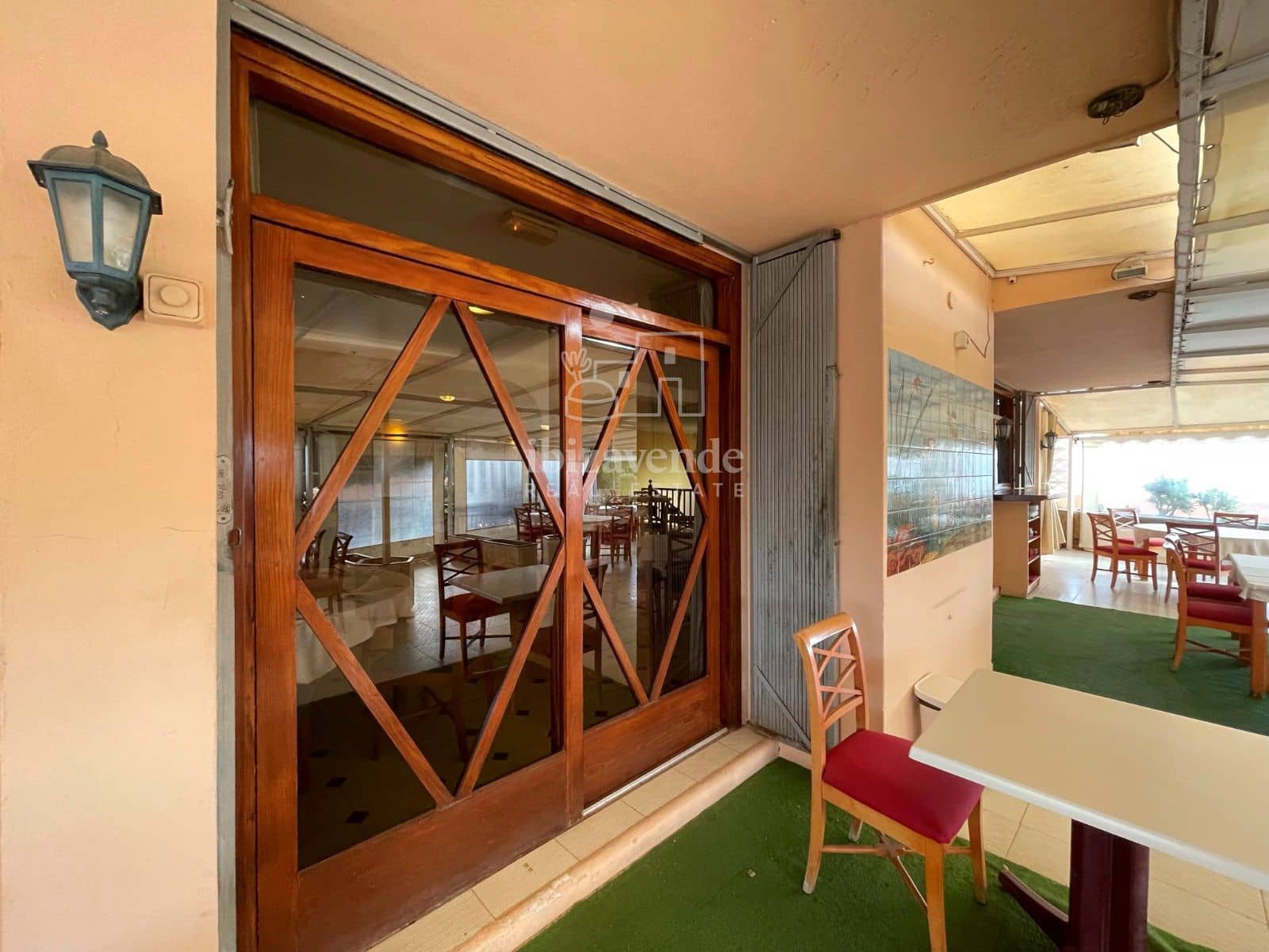 Restaurant/Bar til salgs i Playa d'en Bossa med garasje - € 2 300 000 (Ref: 9041802)