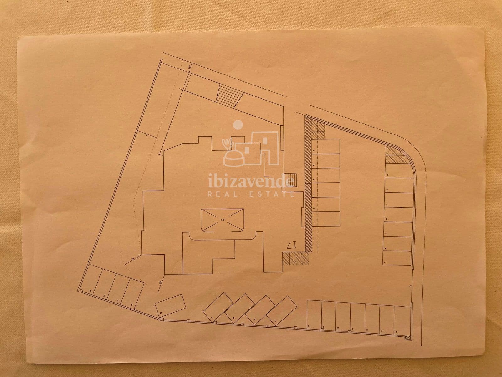 Restaurant/Bar til salgs i Playa d'en Bossa med garasje - € 2 300 000 (Ref: 9041802)