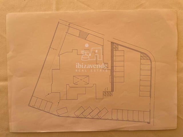 Restaurant/Bar for sale in Playa d'en Bossa, San Jose / Sant Josep de Sa Talaia with garage - € 2,300,000 (Ref: 9041802)