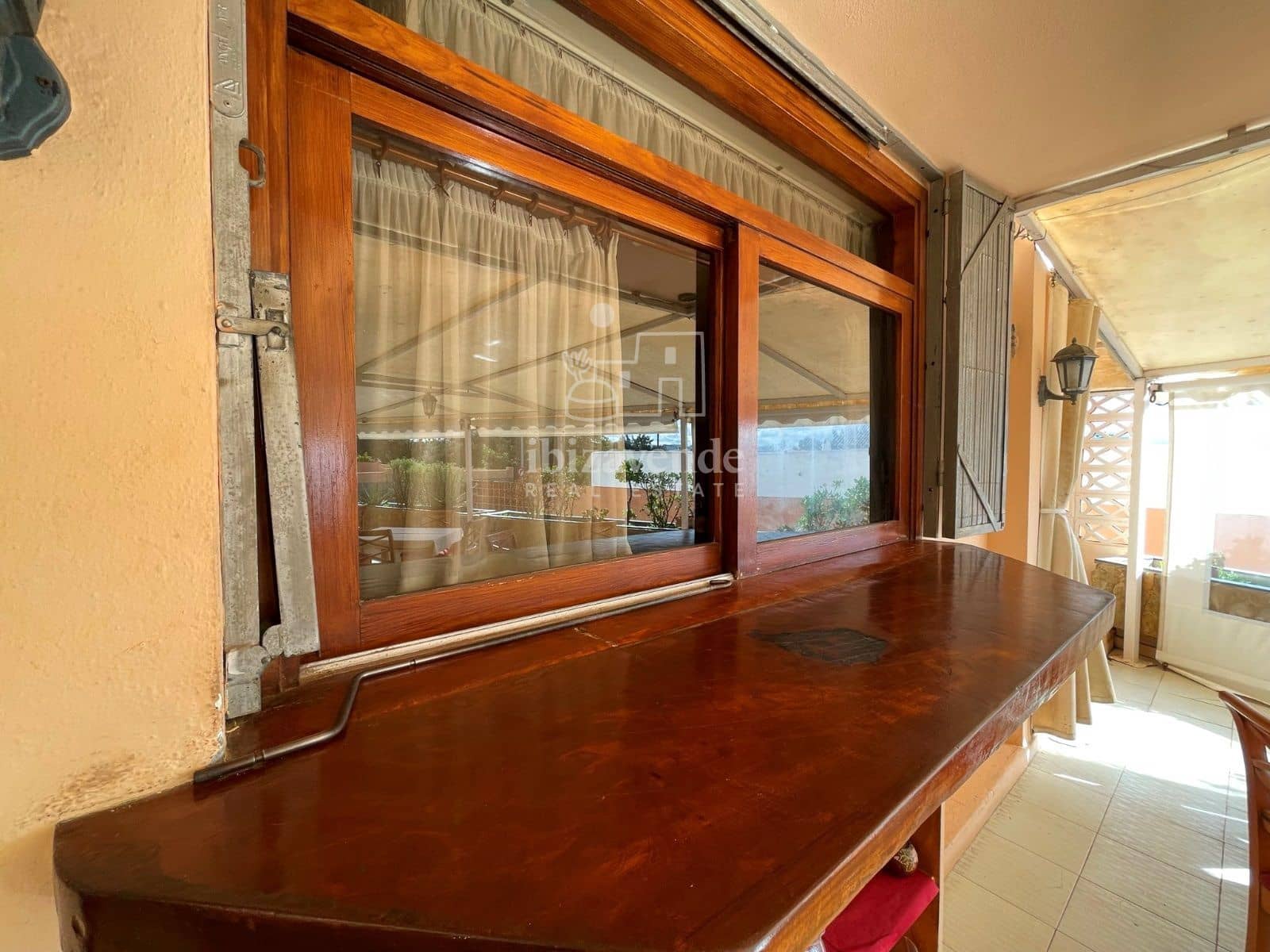 Restaurant/Bar til salgs i Playa d'en Bossa med garasje - € 2 300 000 (Ref: 9041802)