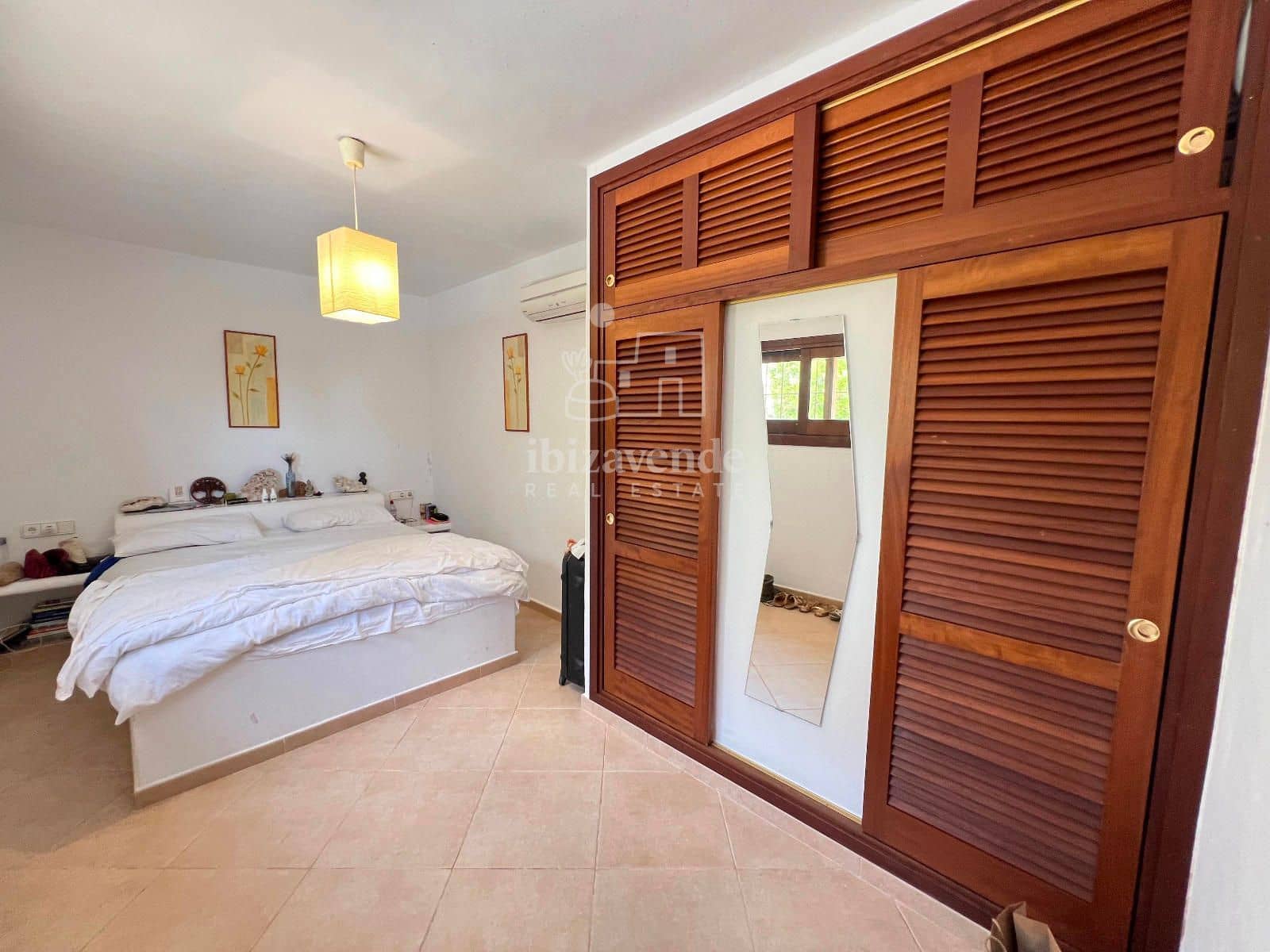 Villa/Maison de 2 chambres à louer à San Jose / Sant Josep de Sa Talaia avec piscine garage - 1 500 € (Ref: 9046324)