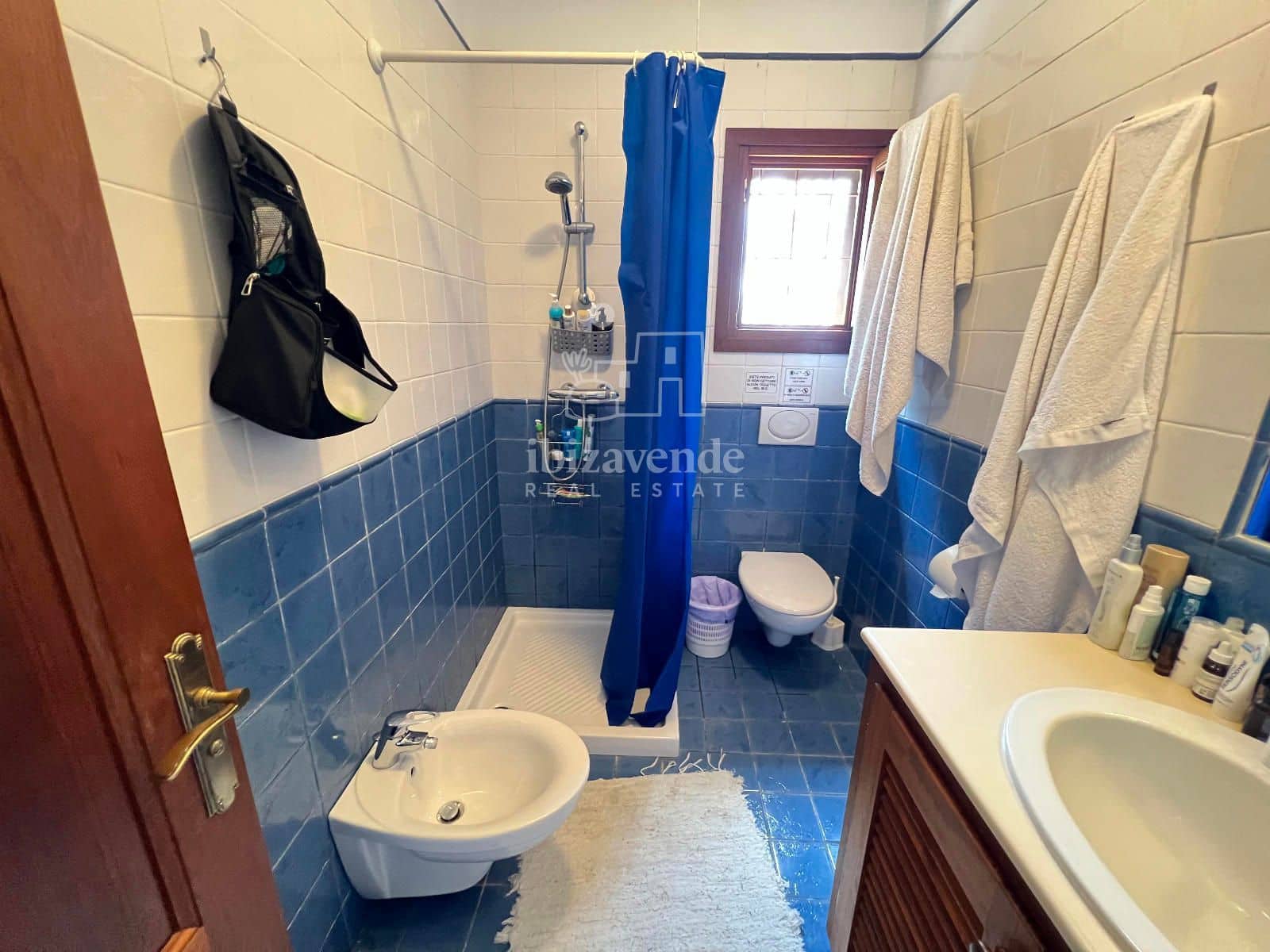 Villa/Maison de 2 chambres à louer à San Jose / Sant Josep de Sa Talaia avec piscine garage - 1 500 € (Ref: 9046324)
