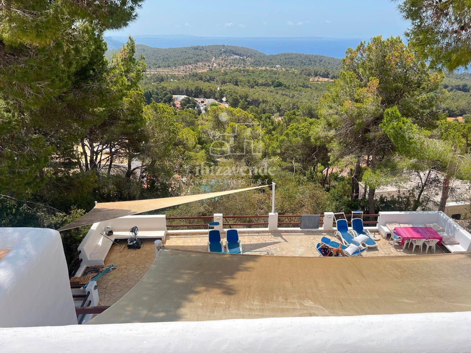 Villa/Maison de 2 chambres à louer à San Jose / Sant Josep de Sa Talaia avec piscine garage - 1 500 € (Ref: 9046324)