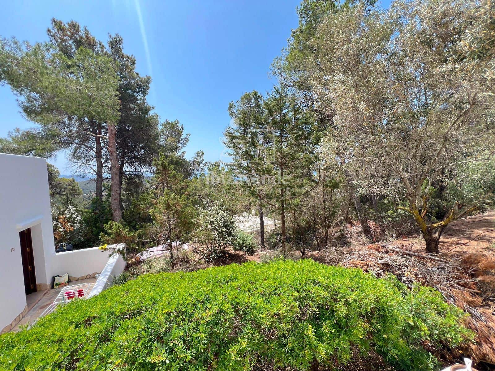 Villa/Maison de 2 chambres à louer à San Jose / Sant Josep de Sa Talaia avec piscine garage - 1 500 € (Ref: 9046324)