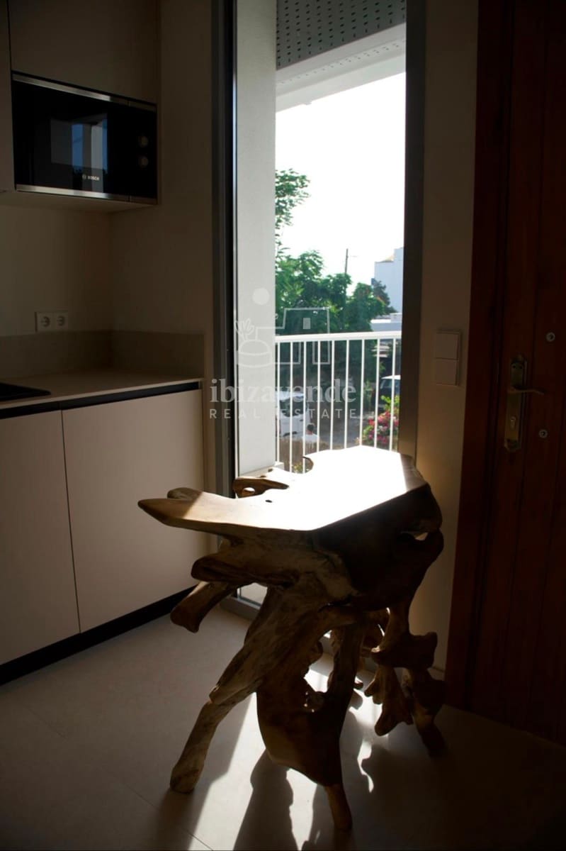 2 soverom Leilighet til salgs i Cala Gracio med svømmebasseng garasje - € 550 000 (Ref: 9049819)