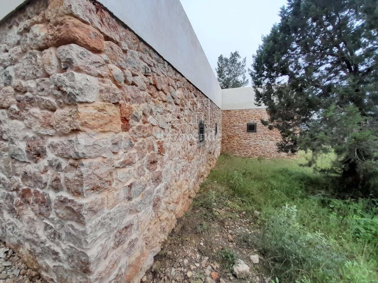 Villa for sale in Santa Eulalia / Santa Eularia - € 1,500,000 (Ref: 9099889)