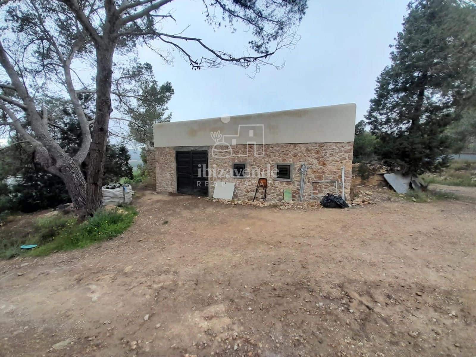 Villa for sale in Santa Eulalia / Santa Eularia - € 1,500,000 (Ref: 9099889)