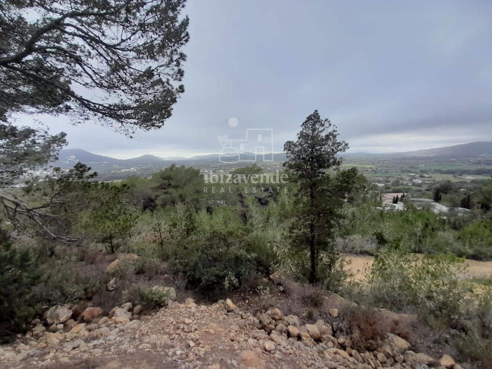 Villa for sale in Santa Eulalia / Santa Eularia - € 1,500,000 (Ref: 9099889)