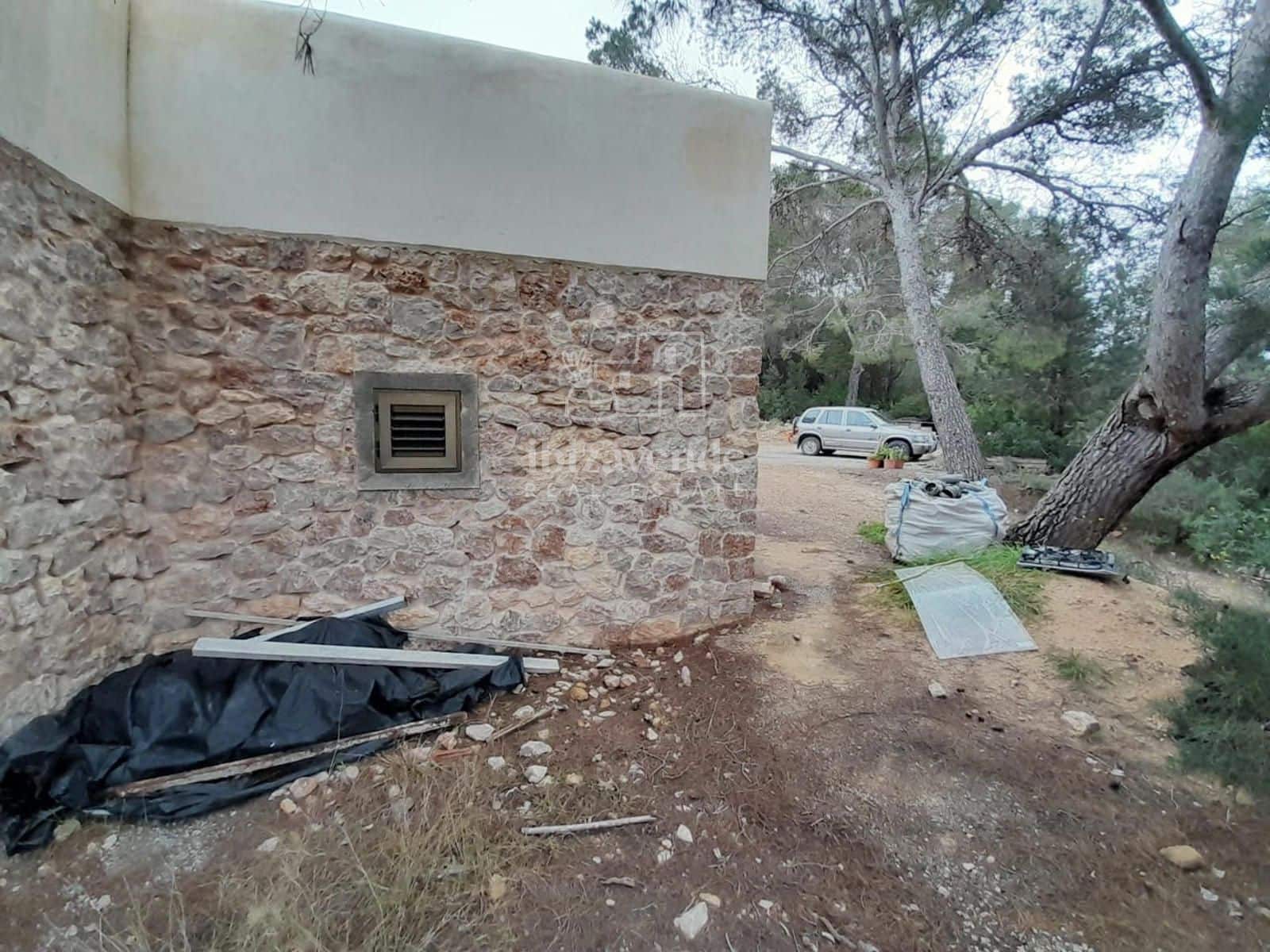 Villa for sale in Santa Eulalia / Santa Eularia - € 1,500,000 (Ref: 9099889)