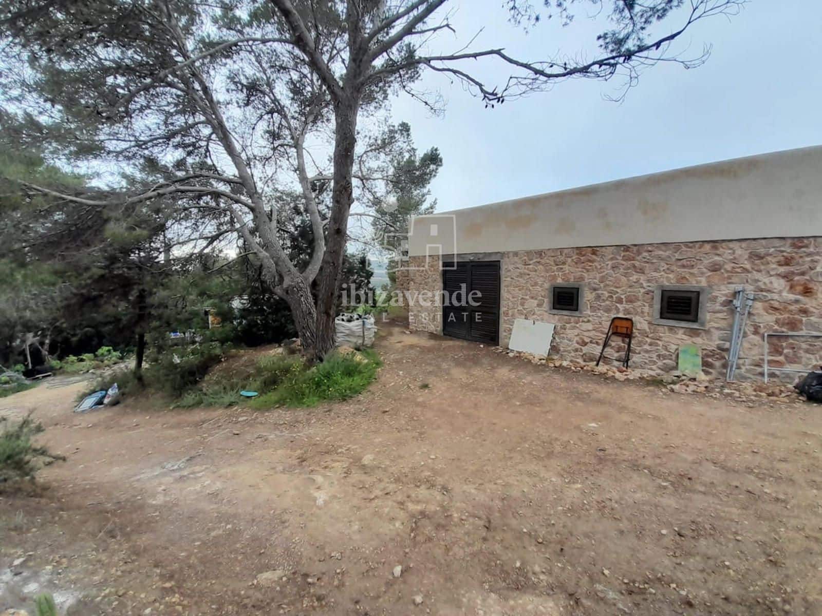 Villa for sale in Santa Eulalia / Santa Eularia - € 1,500,000 (Ref: 9099889)