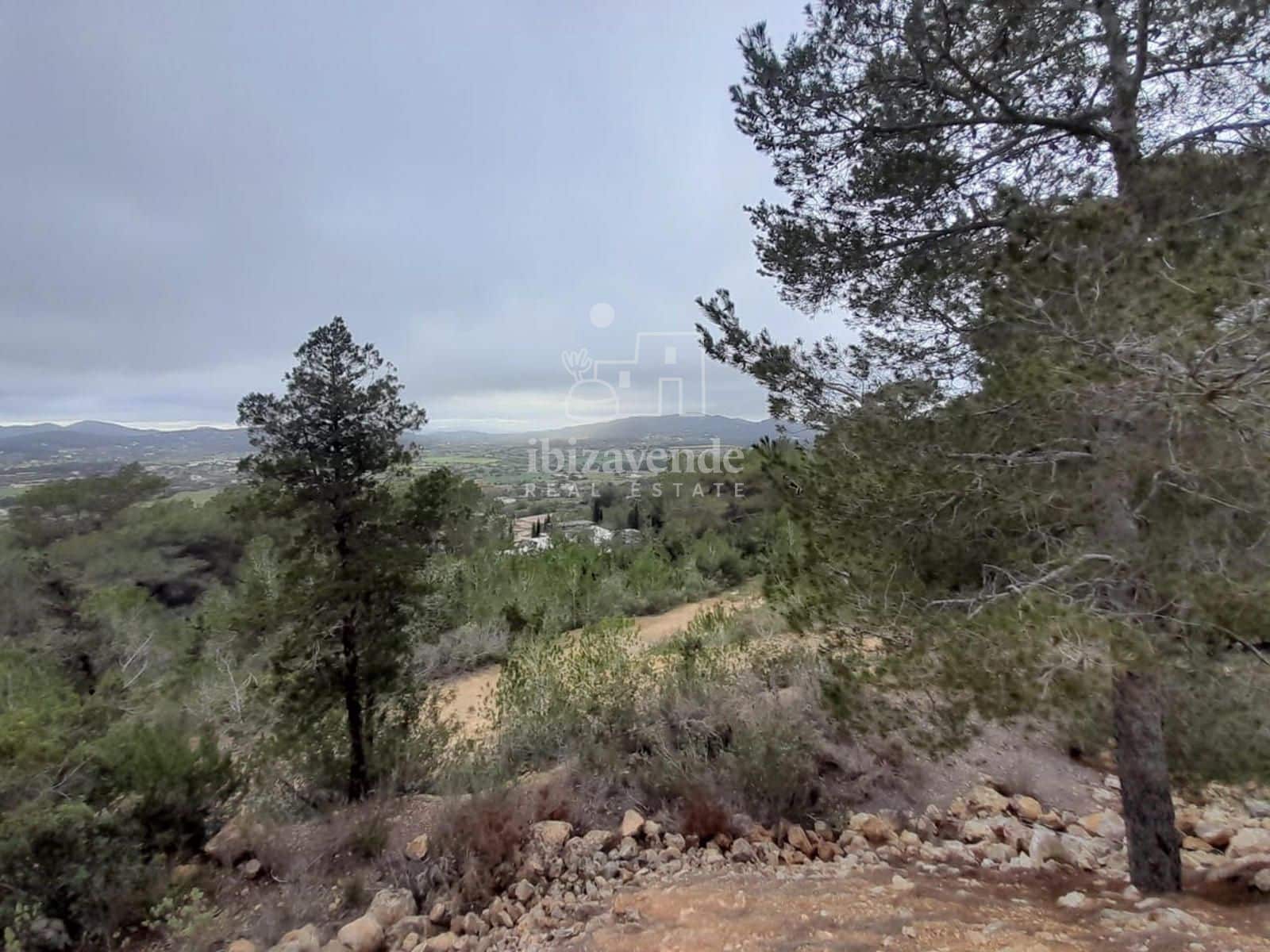 Villa for sale in Santa Eulalia / Santa Eularia - € 1,500,000 (Ref: 9099889)