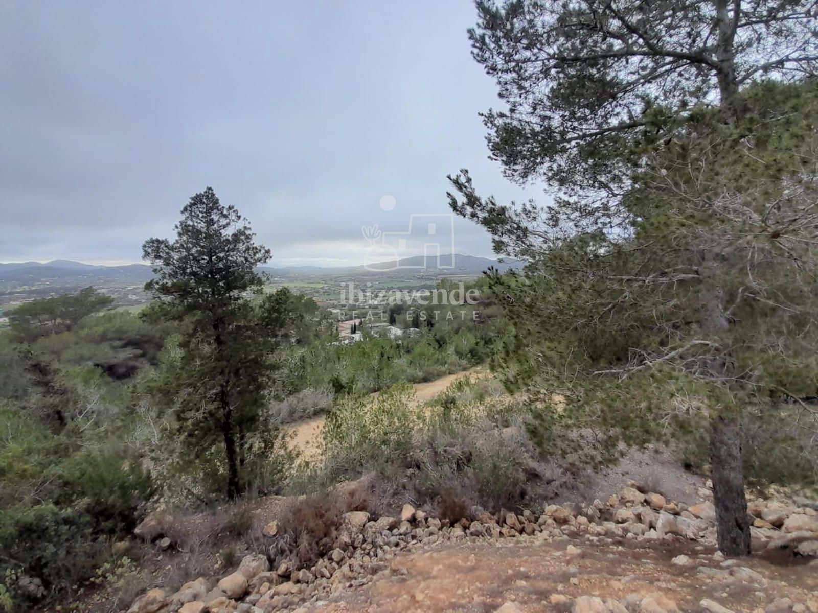 Villa for sale in Santa Eulalia / Santa Eularia - € 1,500,000 (Ref: 9099889)