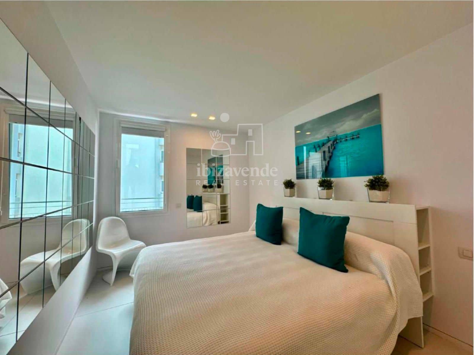 2 slaapkamer Flat te koop in Ibiza dorp met zwembad garage - € 580.000 (Ref: 9108221)