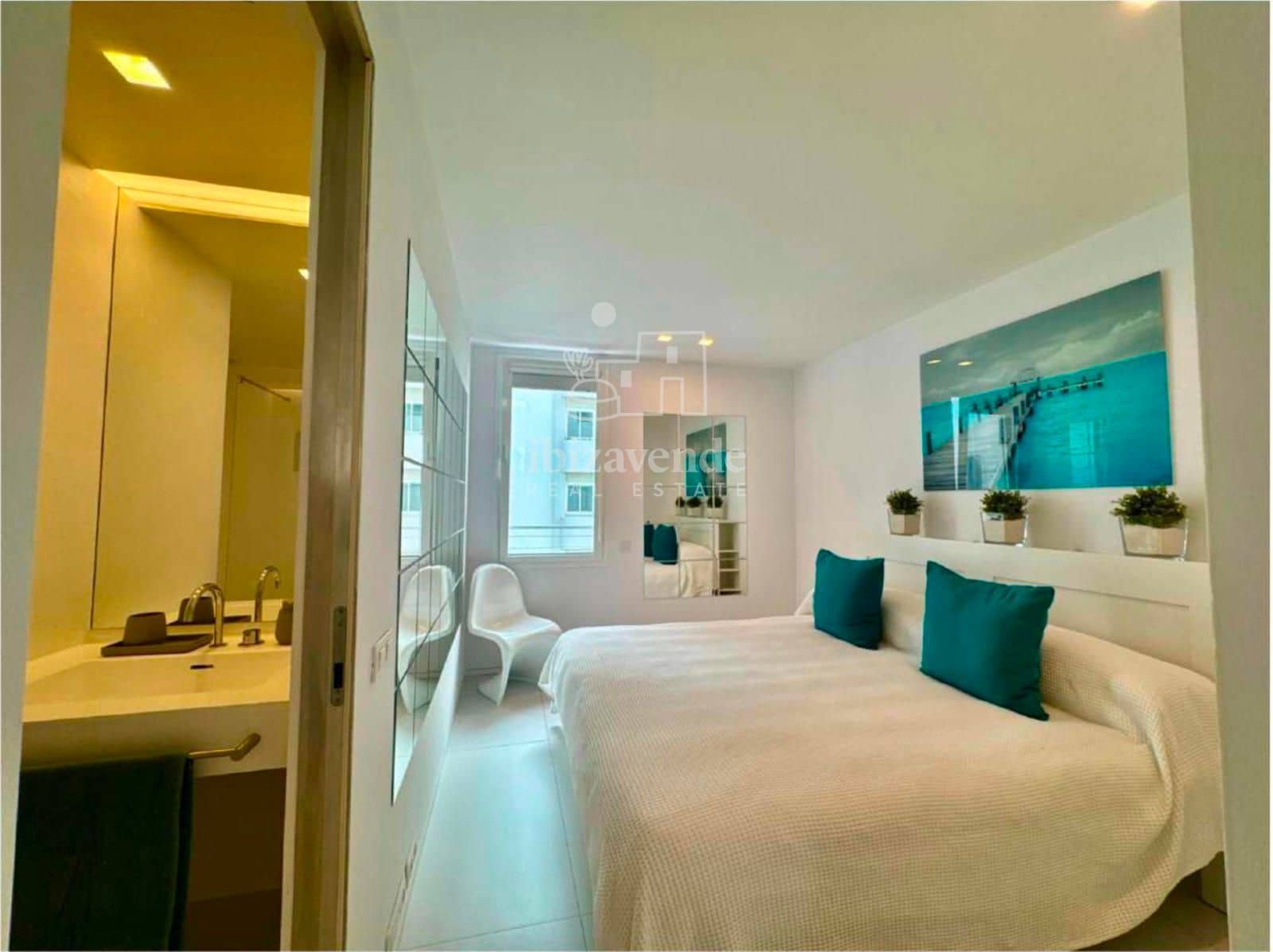 2 slaapkamer Flat te koop in Ibiza dorp met zwembad garage - € 580.000 (Ref: 9108221)