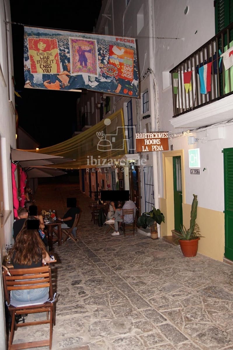 36 soveværelse Restaurant/Bar til leje i Ibiza by - € 1.900 (Ref: 9108223)