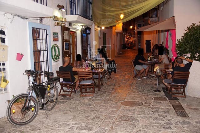 36 bedroom Restaurant/Bar for rent in Ibiza / Eivissa town - € 1,900 (Ref: 9108223)