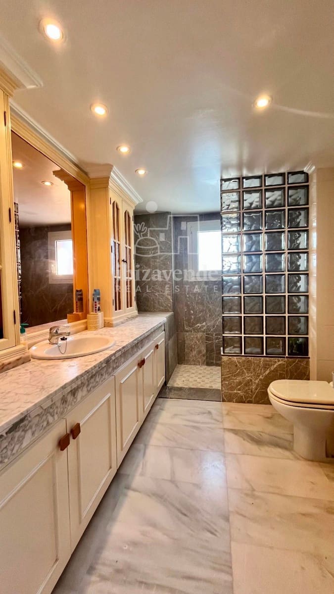 4 soverom Leilighet til salgs i Ibiza by med svømmebasseng garasje - € 4 250 000 (Ref: 9111586)