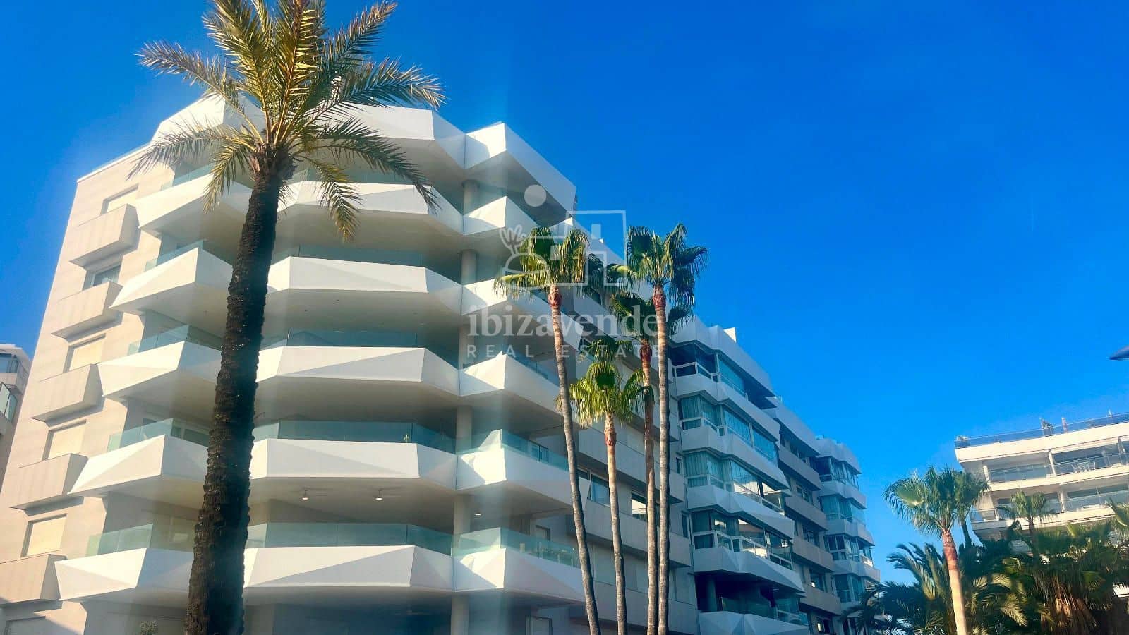 4 soverom Leilighet til salgs i Ibiza by med svømmebasseng garasje - € 4 250 000 (Ref: 9111586)