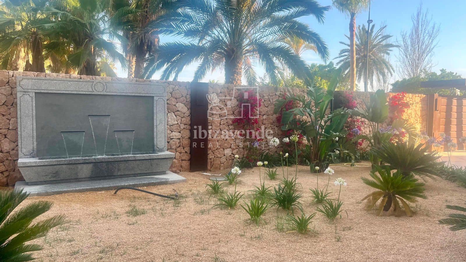 4 soverom Leilighet til salgs i Ibiza by med svømmebasseng garasje - € 4 250 000 (Ref: 9111586)