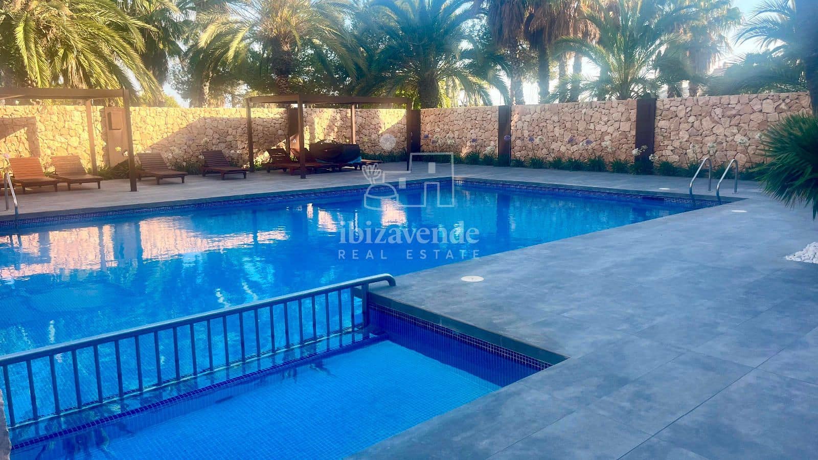 4 soverom Leilighet til salgs i Ibiza by med svømmebasseng garasje - € 4 250 000 (Ref: 9111586)