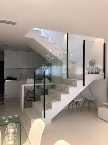 2 slaapkamer Flat te huur in Nuestra Señora de Jesus, Santa Eulalia / Santa Eularia - € 12.000 (Ref: 9111587)