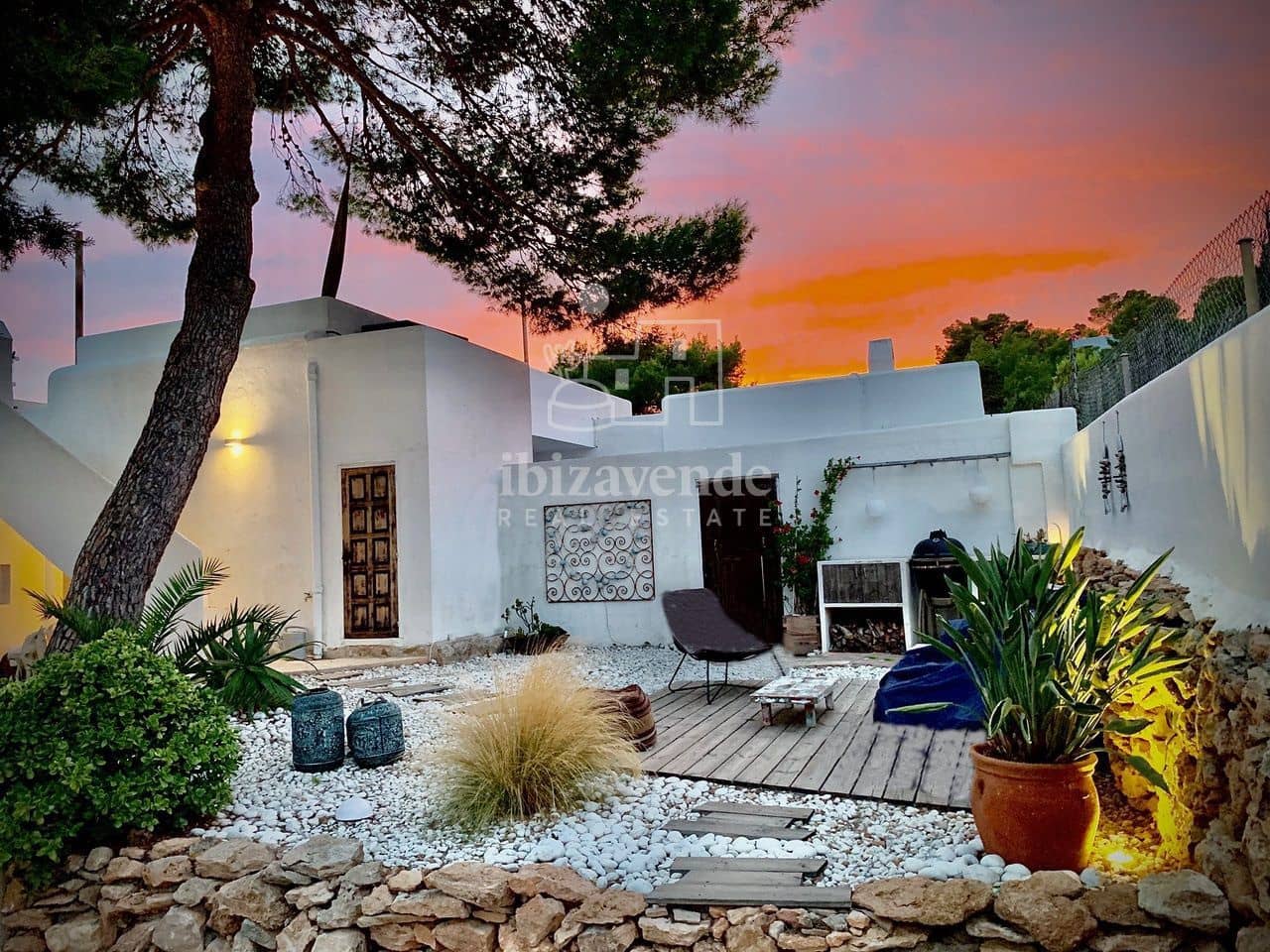 6 soverom Villa til salgs i Sant Antoni de Portmany med svømmebasseng garasje - € 2 590 000 (Ref: 9111589)