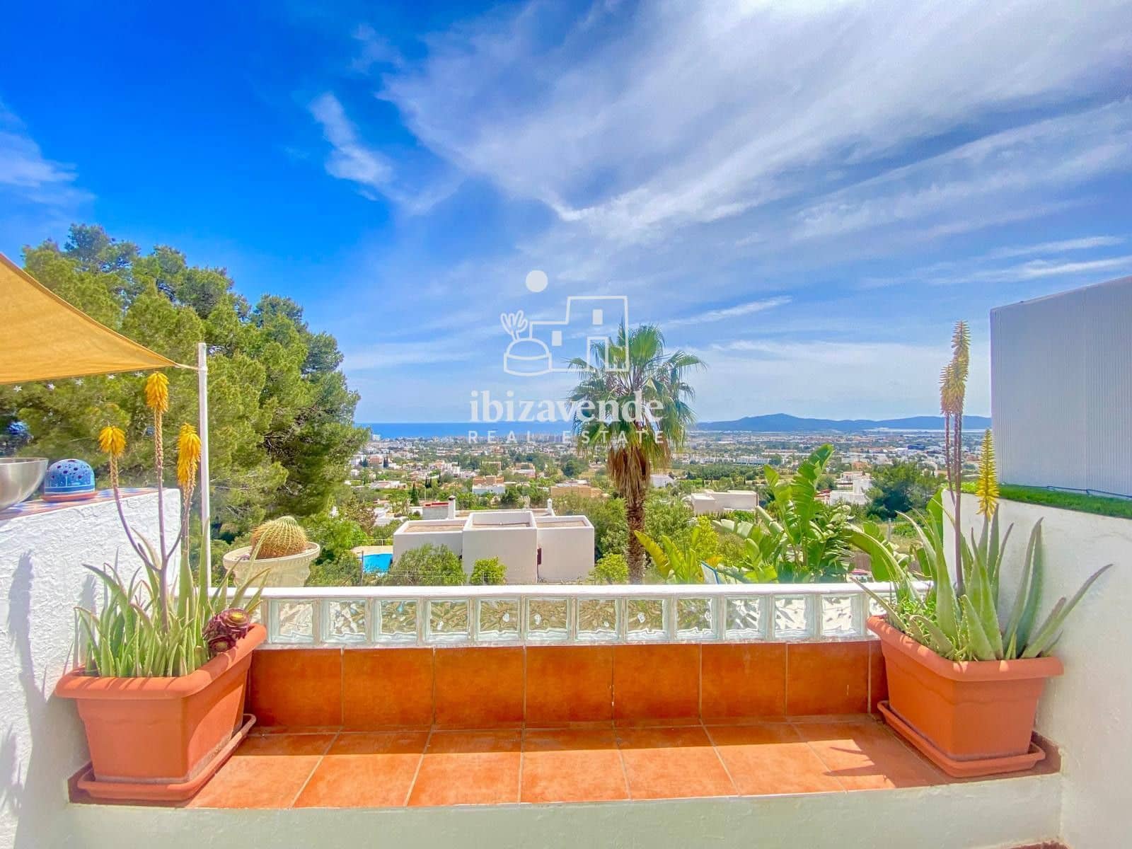 2 bedroom Townhouse for rent in Ibiza / Eivissa town - € 3,500 (Ref: 9113282)