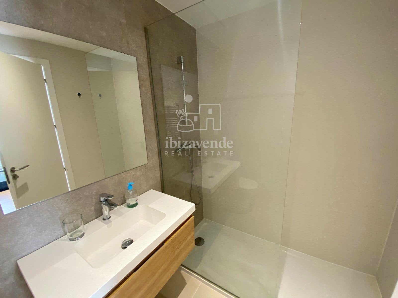 3 Zimmer Wohnung zu vermieten in Ibiza / Eivissa Stadt mit Pool Garage - 5.000 € (Ref: 9116834)