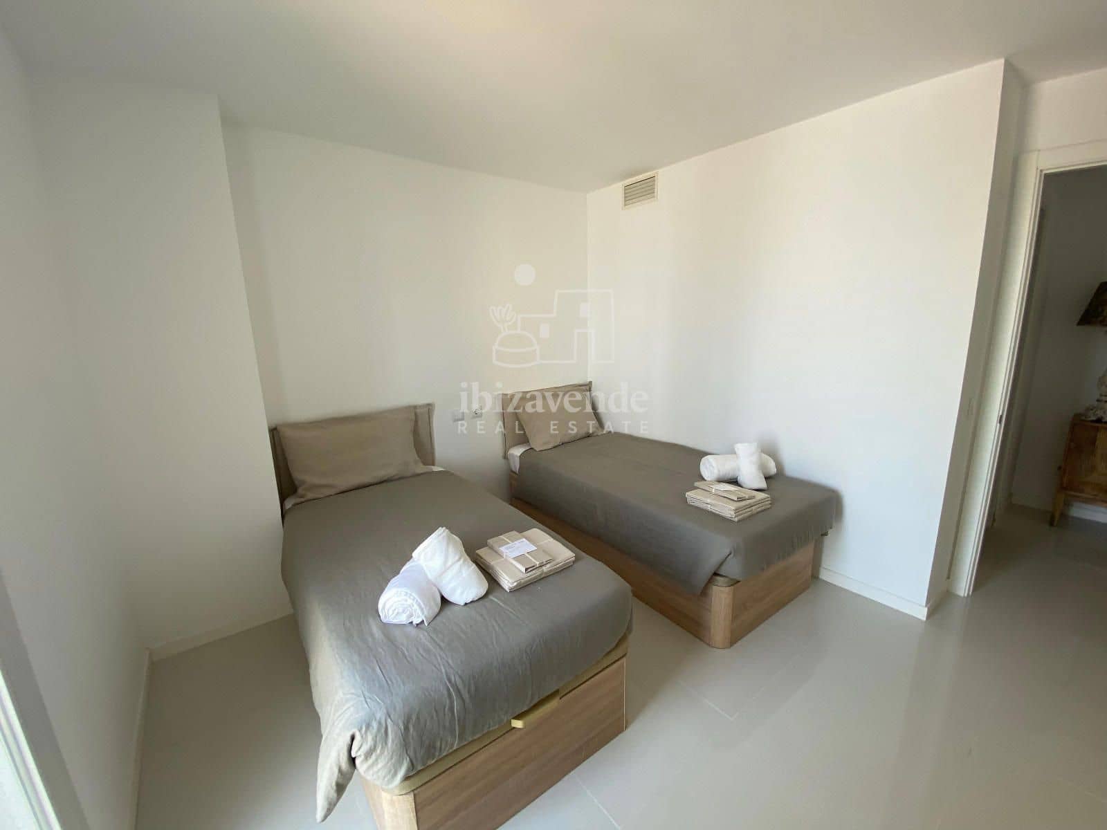 2 quarto Apartamento para arrendar em Ibiza / Eivissa cidade com piscina - 1 500 € (Ref: 9116835)