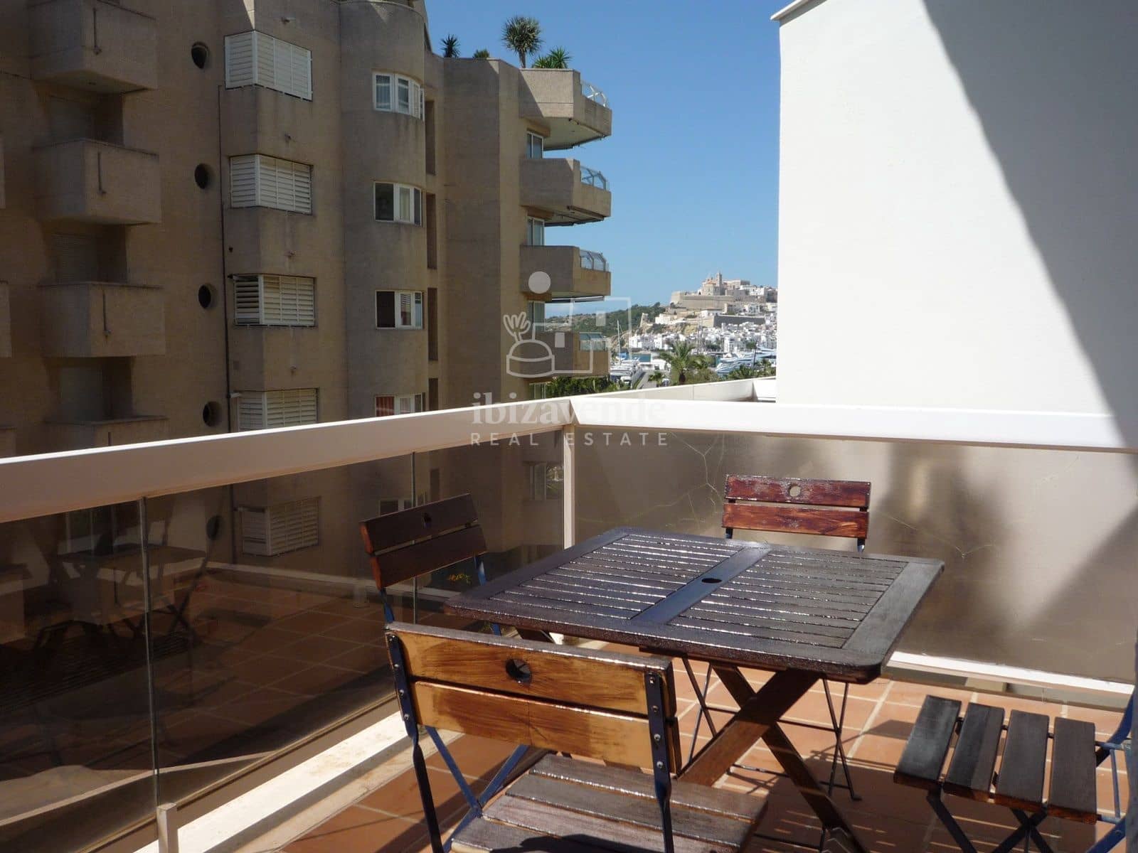 2 bedroom Flat for rent in Ibiza / Eivissa town with pool - € 3,500 (Ref: 9116836)
