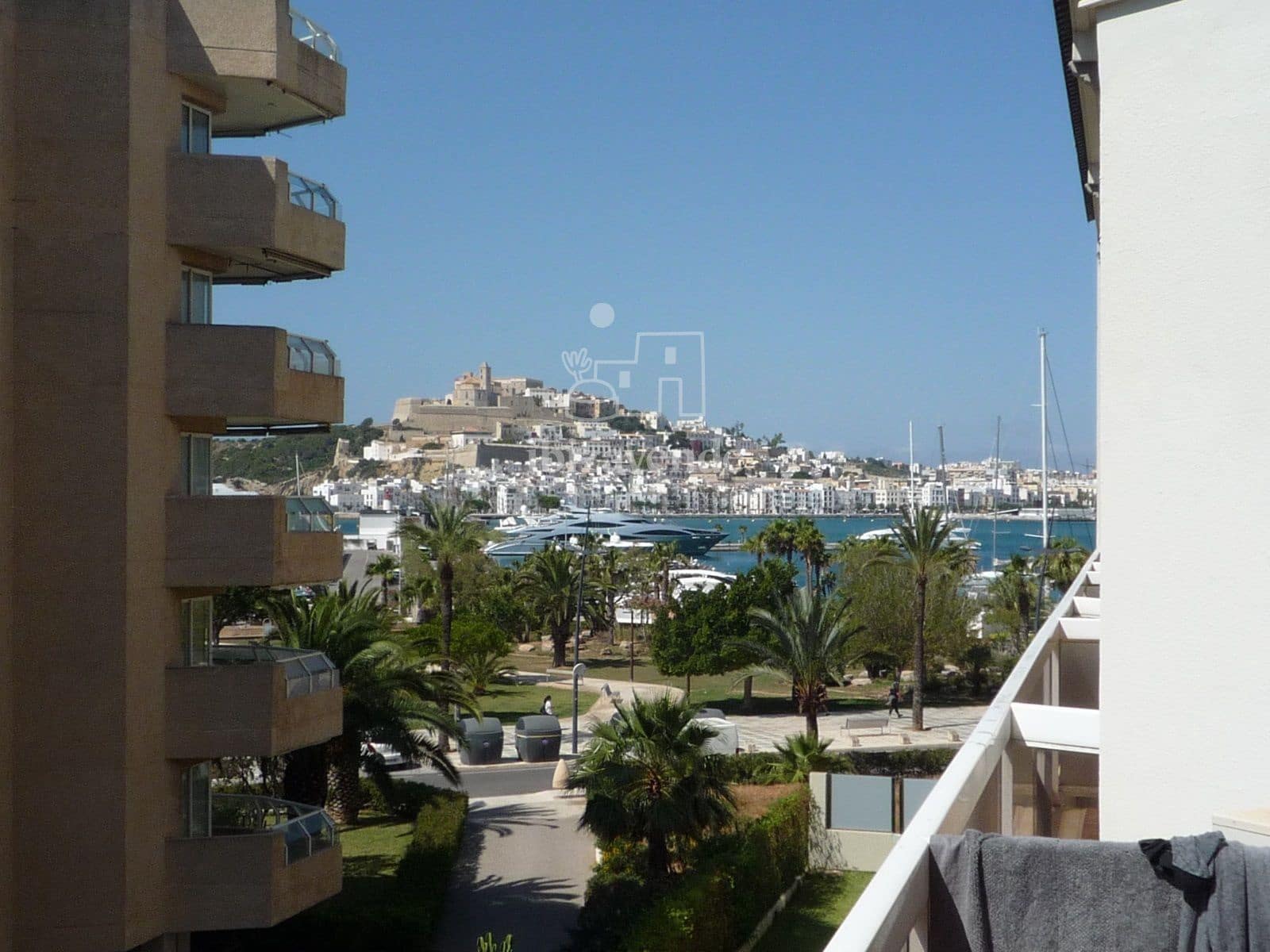 2 bedroom Flat for rent in Ibiza / Eivissa town with pool - € 3,500 (Ref: 9116836)