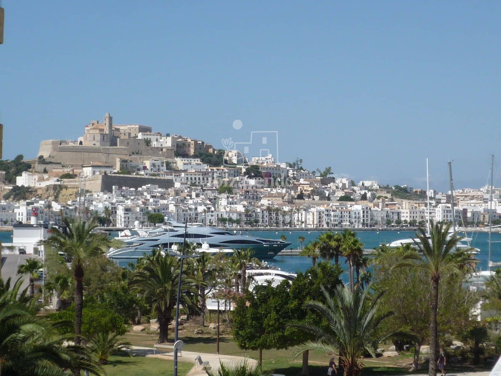 2 bedroom Flat for rent in Ibiza / Eivissa town with pool - € 3,500 (Ref: 9116836)