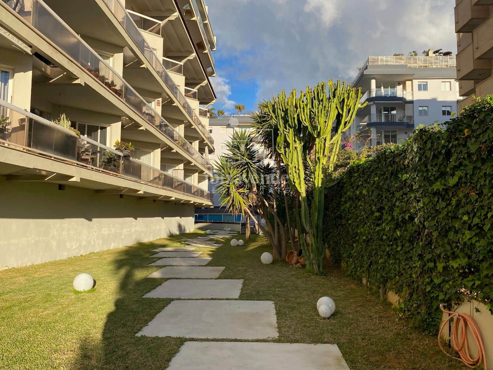 2 bedroom Flat for rent in Ibiza / Eivissa town with pool - € 3,500 (Ref: 9116836)