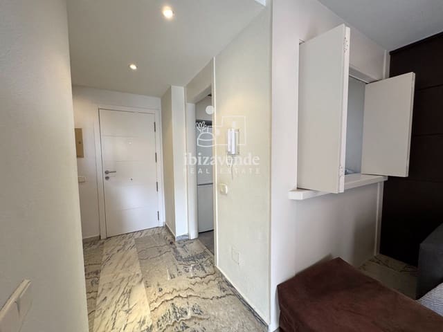 Piso de 2 habitaciones en Ibiza / Eivissa ciudad en venta con piscina - 750.000 € (Ref: 9116836)