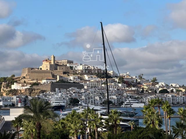 Piso de 2 habitaciones en Ibiza / Eivissa ciudad en venta con piscina - 750.000 € (Ref: 9116836)